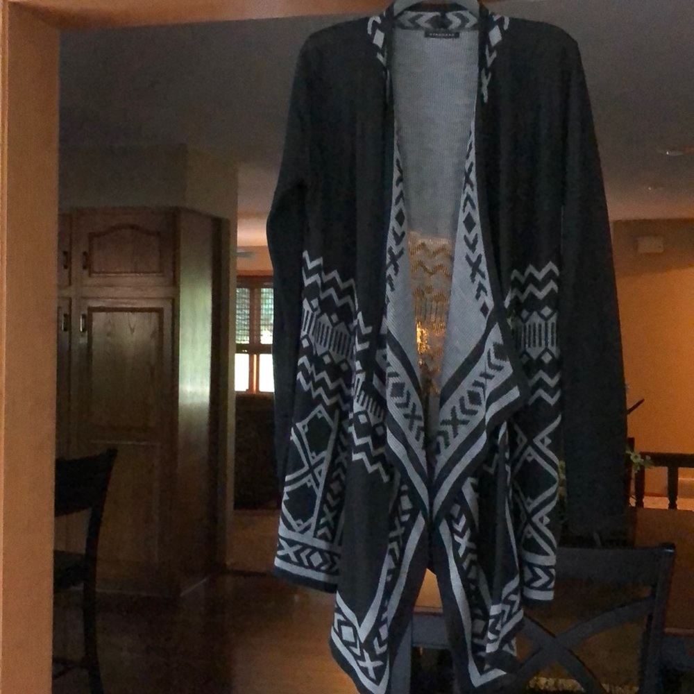 Staccato black n gray southwestern print cardigan